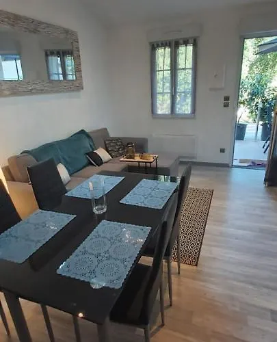 Le Jardin D Eau بيت ضيافة Lamothe-Montravel